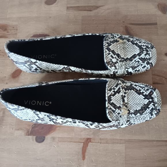 Vionic Hayes Snakeskin Leather Loafer Flats Women's 8.5 Narrow (N) - Picture 4 of 10